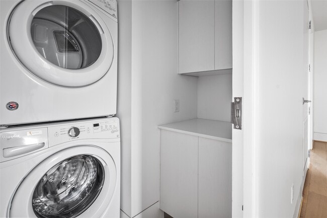 Building Photo - 2406 Tangley St