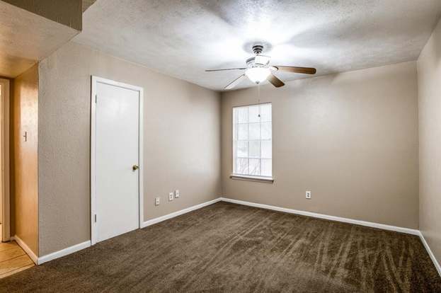 Building Photo - 1201 Oakbluff Dr