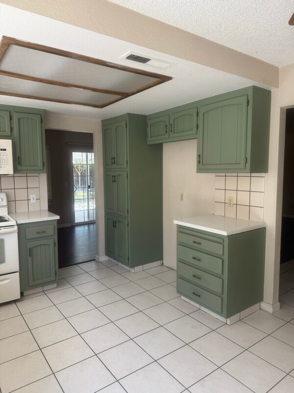 Building Photo - 3101 Chestnut Dr