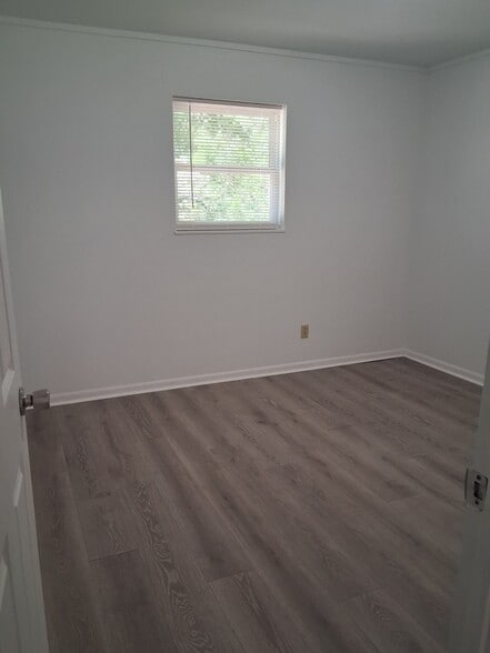 Building Photo - 51 Stephanie Dr