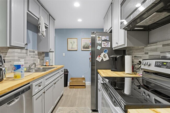 Building Photo - 5401 Agua Caliente Cove