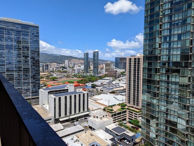 Building Photo - Fully Furnished Ocean View luxurious Studio with 1-Parking and storage at 'A'ali'i