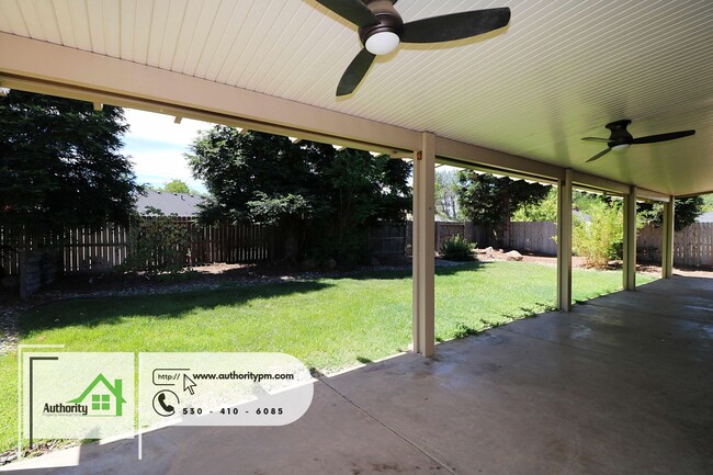 Building Photo - 2631 Queens Way