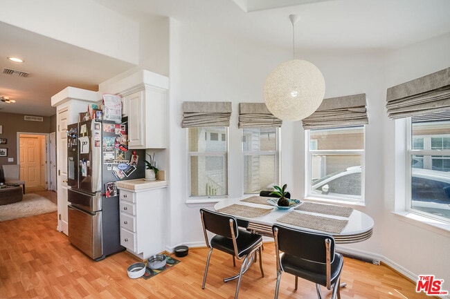 Building Photo - 182 Comanche