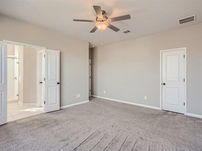 Building Photo - 8801 Whitter Dr