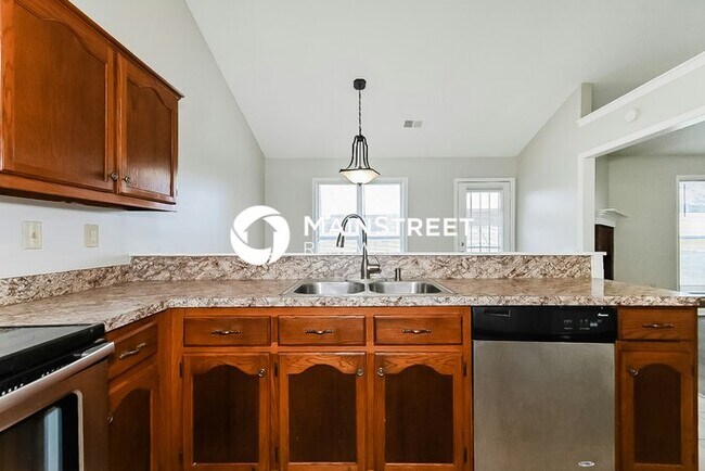 Building Photo - 3 Bedroom Pet-Friendly Home in Olive Branch, MS with Main Street Renewal