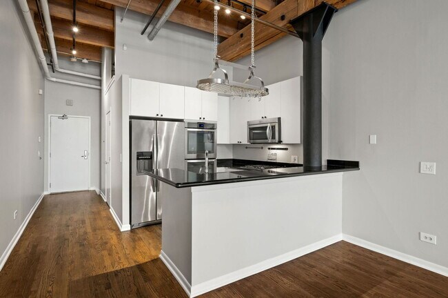 Building Photo - 701 W Jackson Blvd