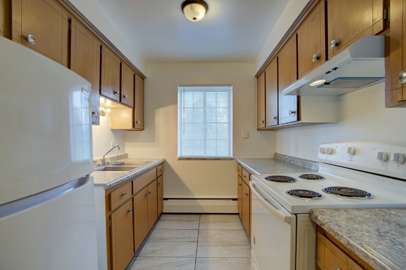 Building Photo - 4865 Cadieux Rd