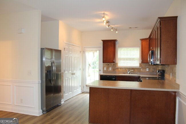 Building Photo - 8100 Burkhalter Rd