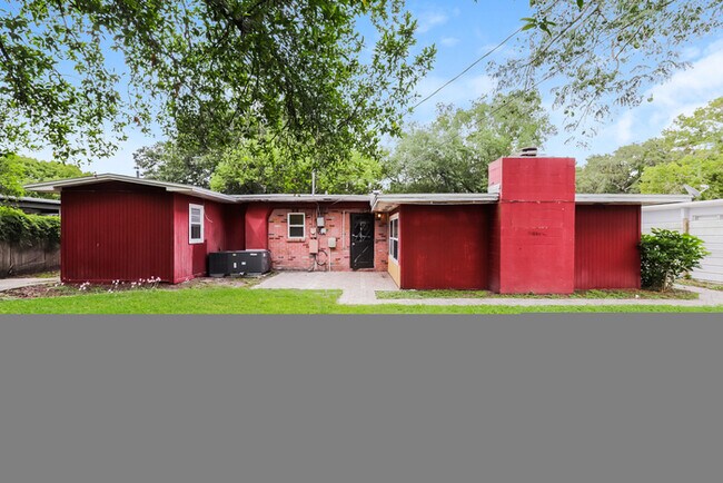 Building Photo - 10112 N Ashley St