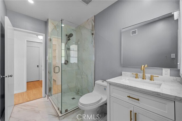 Building Photo - 523 Meadows Dr