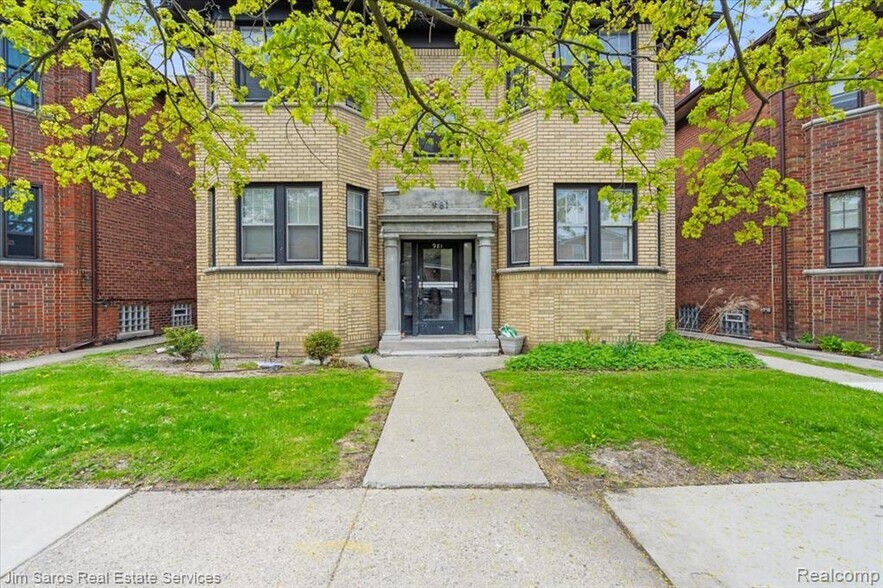 Building Photo - 981 Beaconsfield Ave