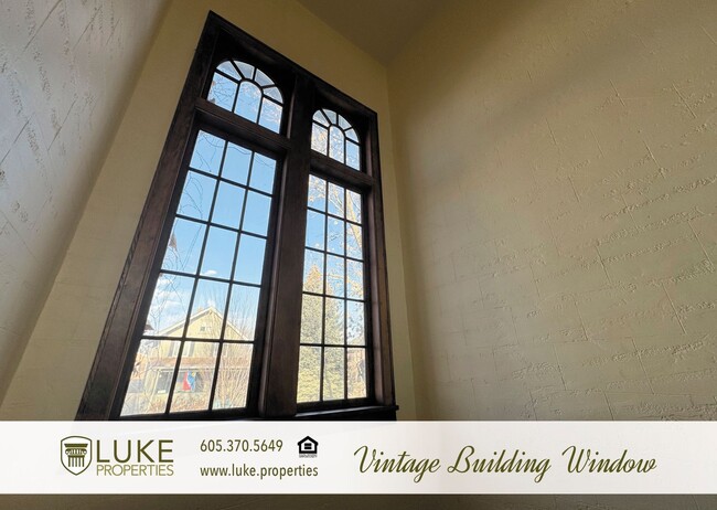 Building Photo - 1216 S Center Ave