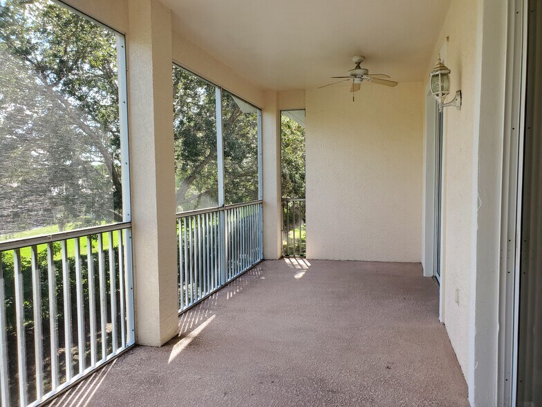 Building Photo - 4212 Central Sarasota Pky