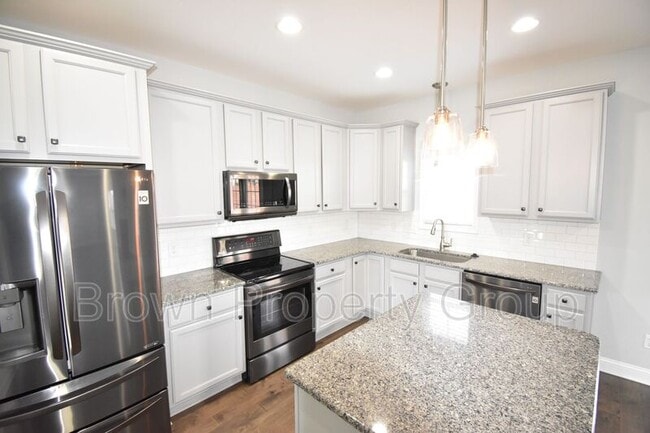 Building Photo - 441 Stonebriar Ave
