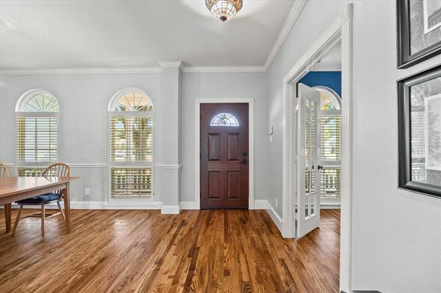 Building Photo - 425 Chippendale Dr