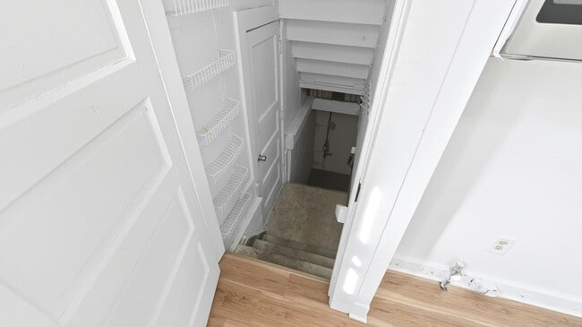 Building Photo - COMING SOON! 2 Bedroom home!