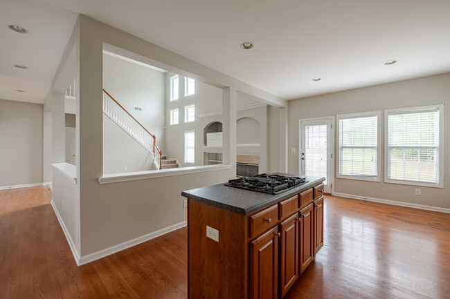 Building Photo - 7283 Simon St