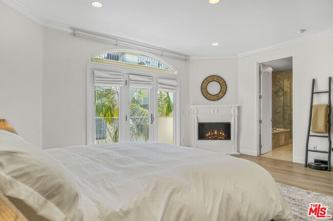 Building Photo - 11974 Mayfield Ave