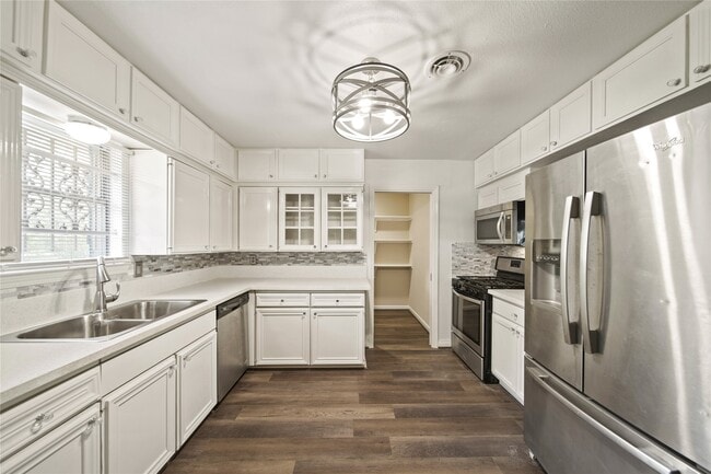 Building Photo - 8302 Braeburn Valley Dr