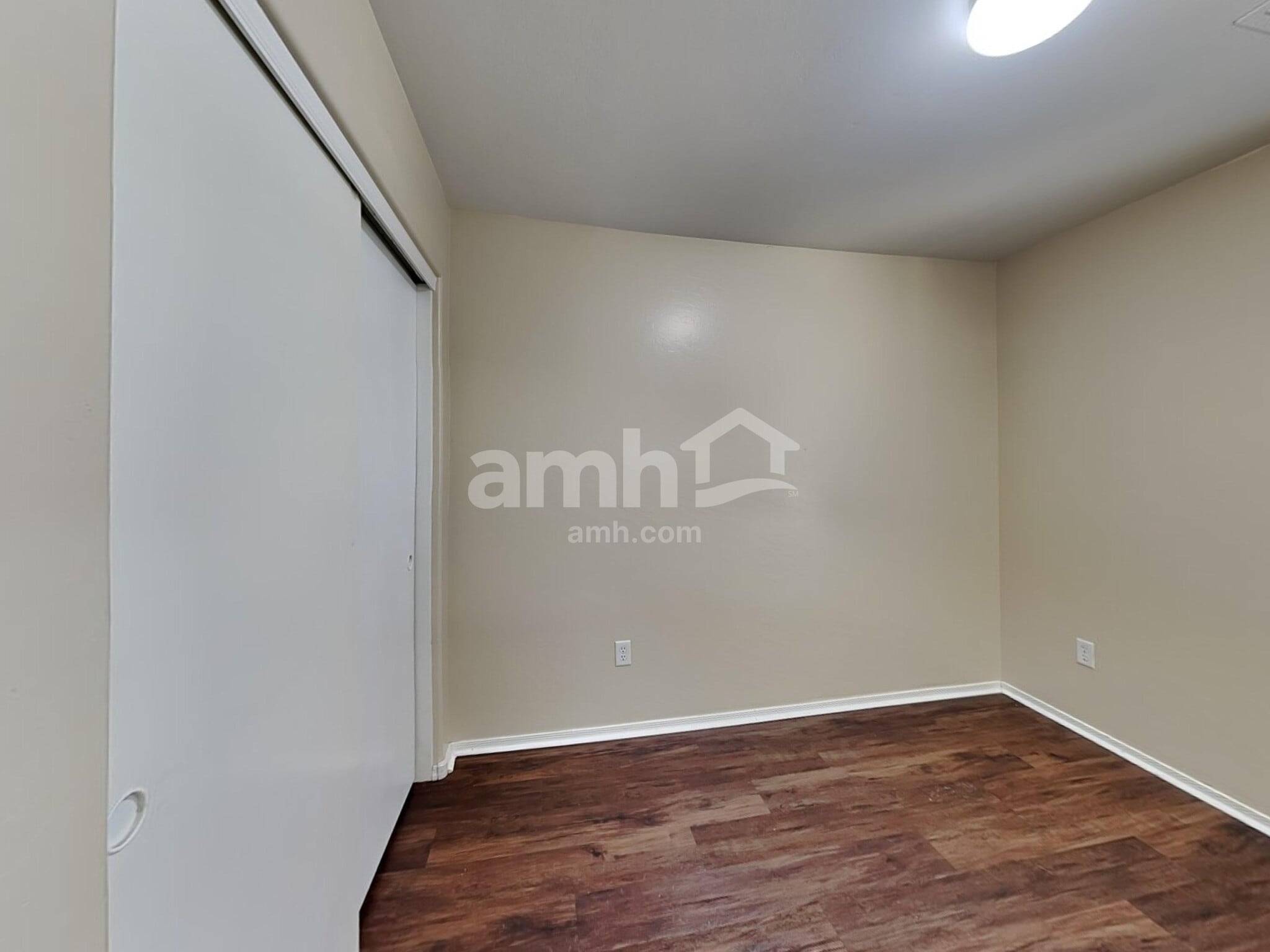 Building Photo - 1217 S 121st Dr