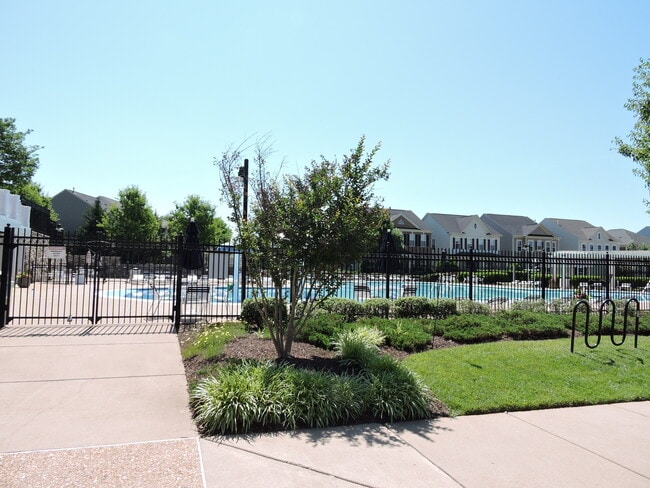 Building Photo - Village Of Idlewild Finest!