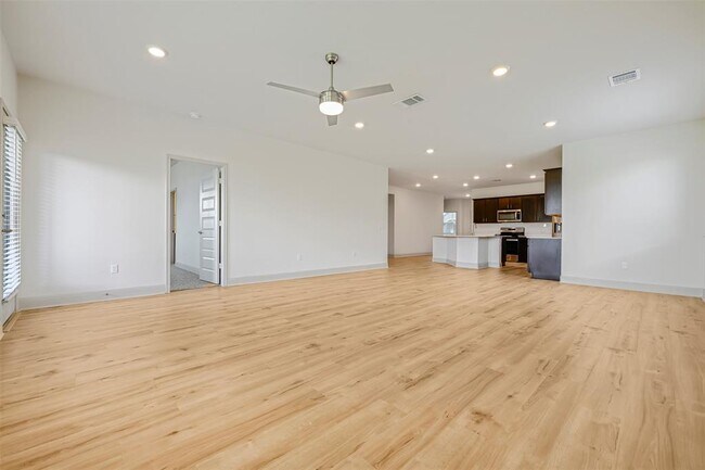 Building Photo - 18033 Bassano Ave