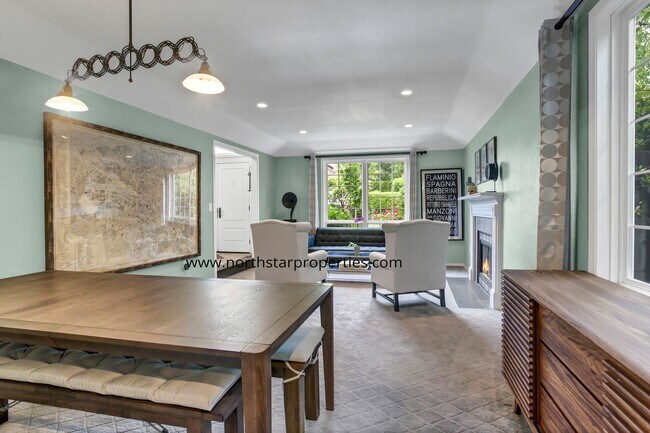 Building Photo - Lake Oswego Perfection