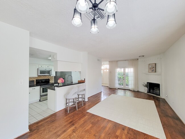Building Photo - 2220 Bering Dr