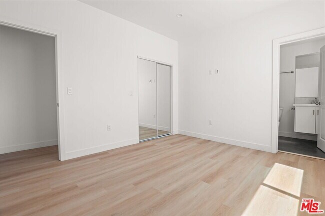 Building Photo - 1261 Browning Blvd