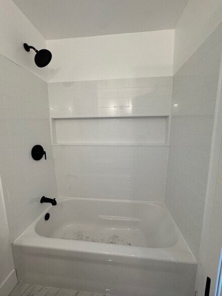 Building Photo - 8402 Larson Ave