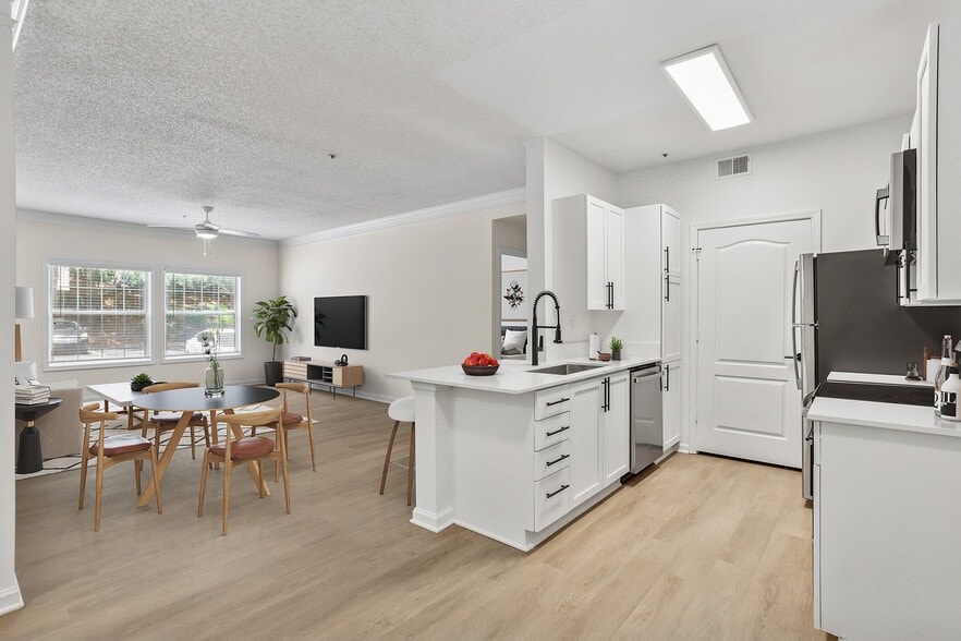 Building Photo - Avana TownPark