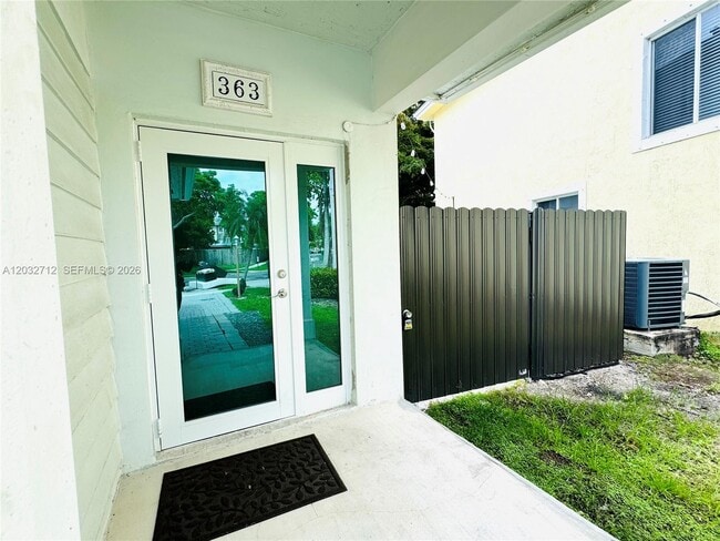 Building Photo - 363 NE 35th Ter