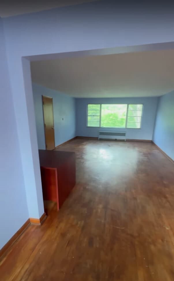 Building Photo - 2421 Riverside Dr