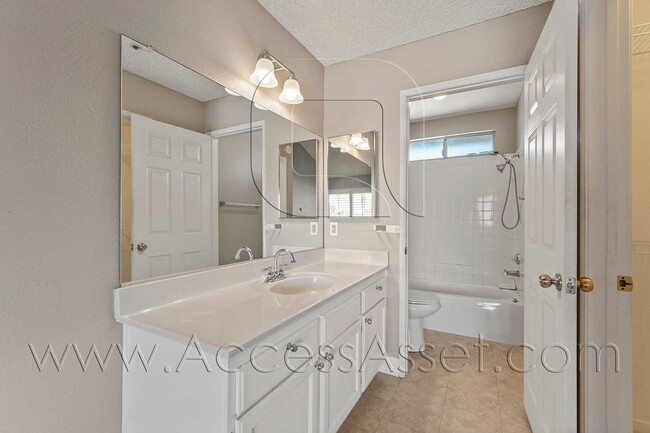 Building Photo - Fullerton Condo Near CSUF + Easy Freeway Access