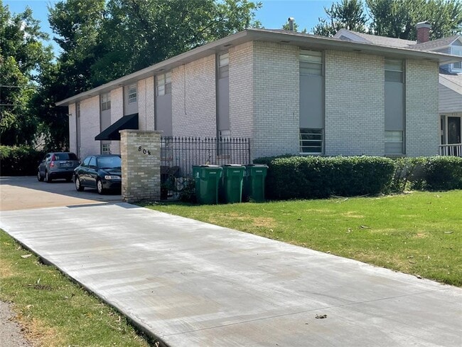 Primary Photo - 804 NW 21st St
