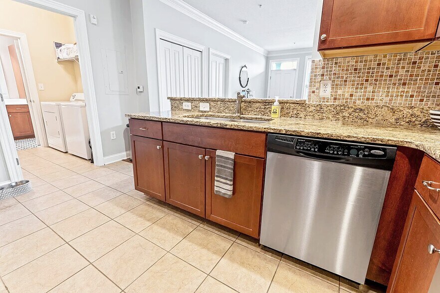 Kitchen - 515 W 1st Ave