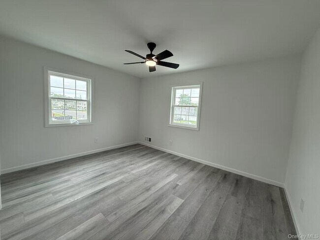 Building Photo - 495 Hawkins Rd