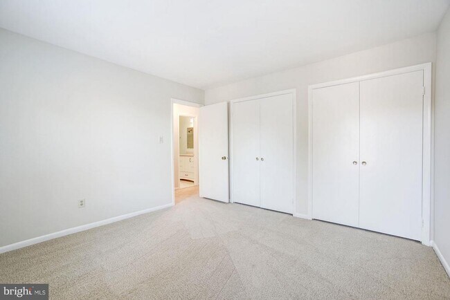 Building Photo - 9926 Great Oaks Way