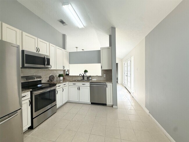 Building Photo - 9838 Golden Eagle St