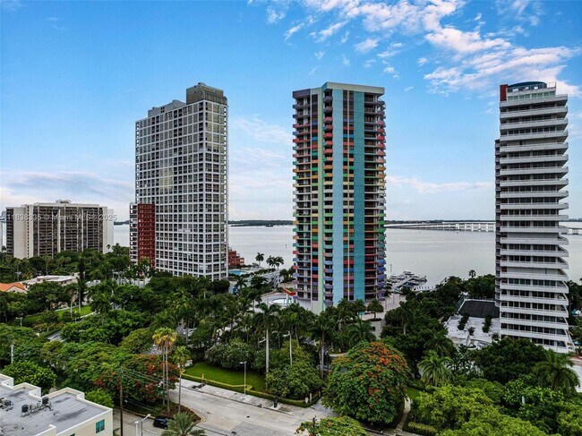 Building Photo - 1581 Brickell Ave