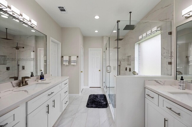 Building Photo - 16315 Scotch Hollow Ln