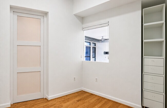 Building Photo - 1390 Kenyon St NW