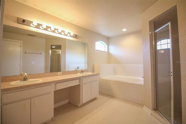 Building Photo - 3002 Chasewood Dr