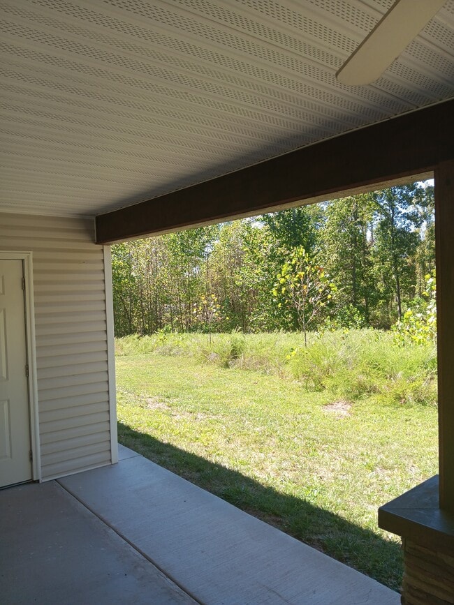 Building Photo - 809 Island View Dr
