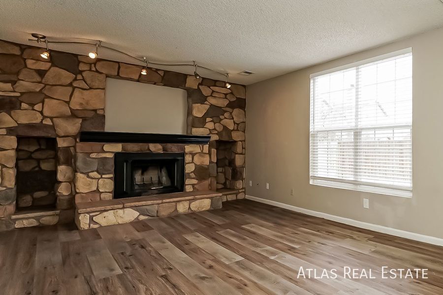 Building Photo - 4324 N Liverpool St