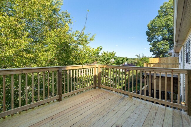 Building Photo - Fully renovated condo in Hendersonville