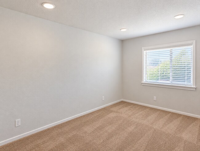Building Photo - 6080 Garfield Ave