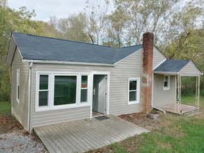 Building Photo - 32 Mary St