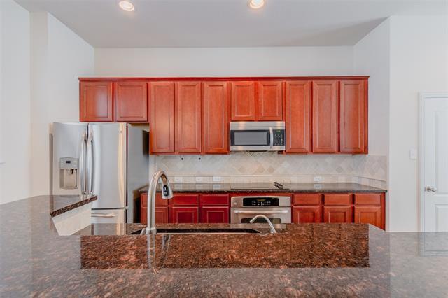 Building Photo - 2326 Stutz Dr